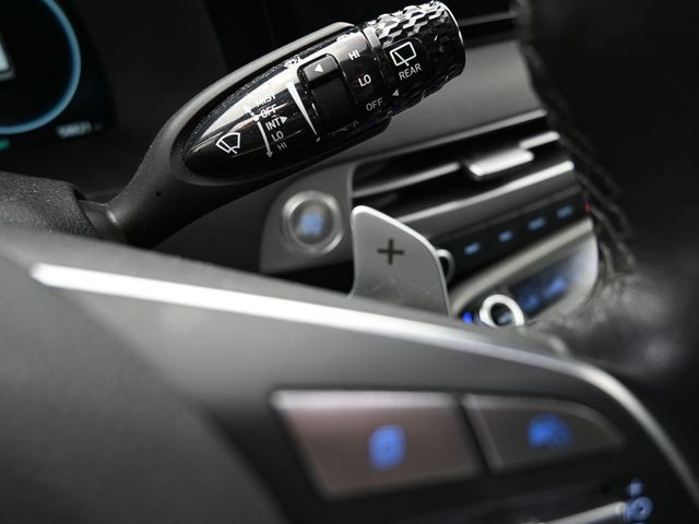 Vehicle image 58 of 70