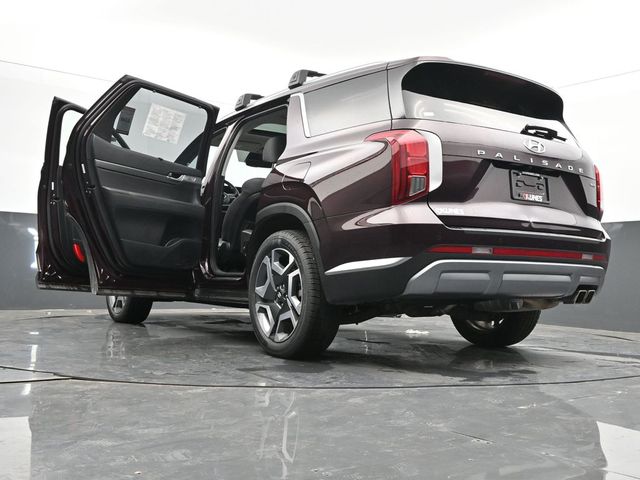 Vehicle image 36 of 70