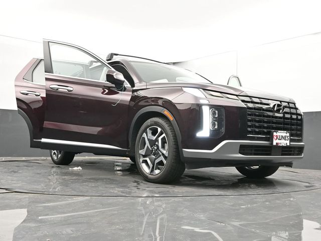 Vehicle image 16 of 70