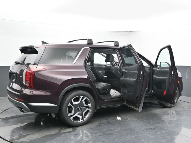 Vehicle image 34 of 70