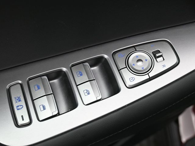 Vehicle image 53 of 70