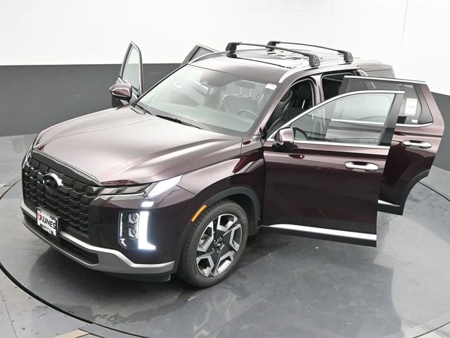 Vehicle image 8 of 70