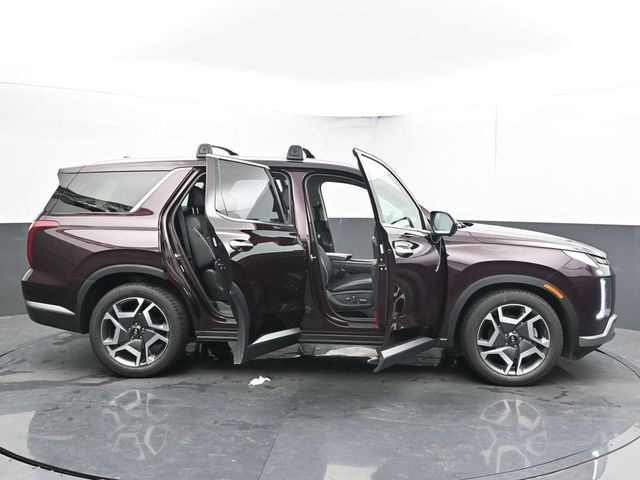 Vehicle image 21 of 70