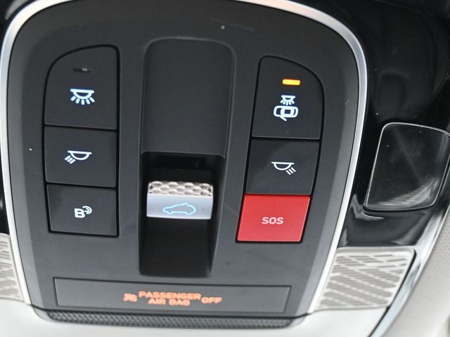 Vehicle image 67 of 70
