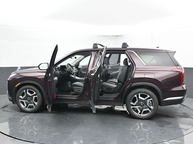 Vehicle image 40 of 70