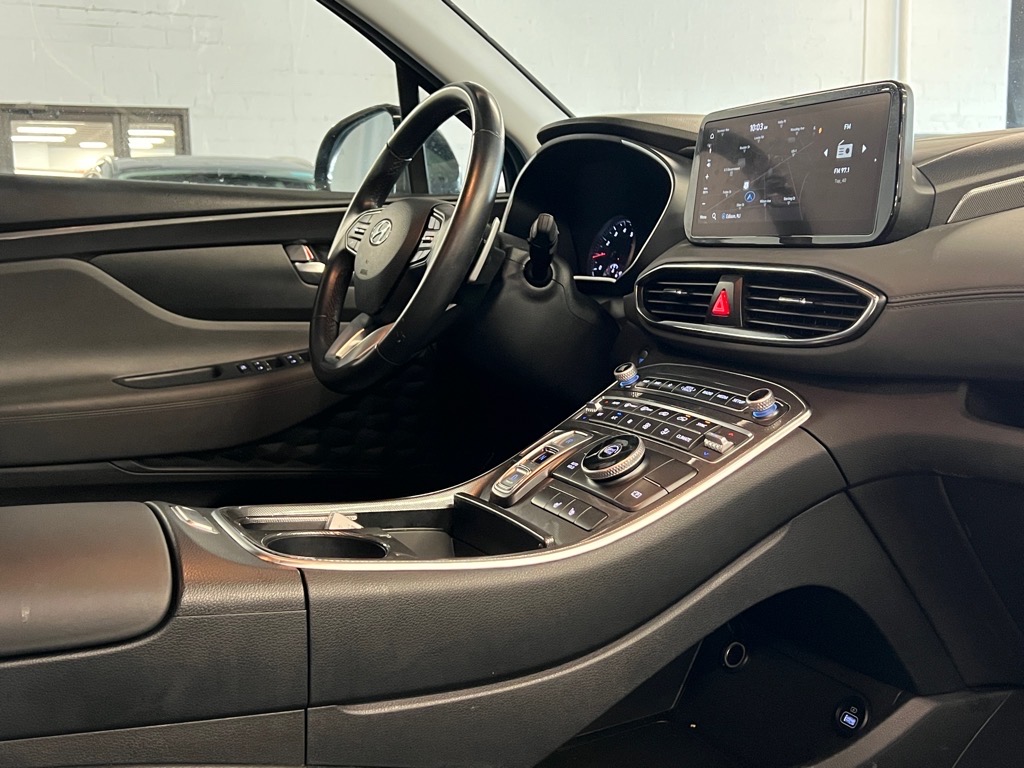 Vehicle image 21 of 27