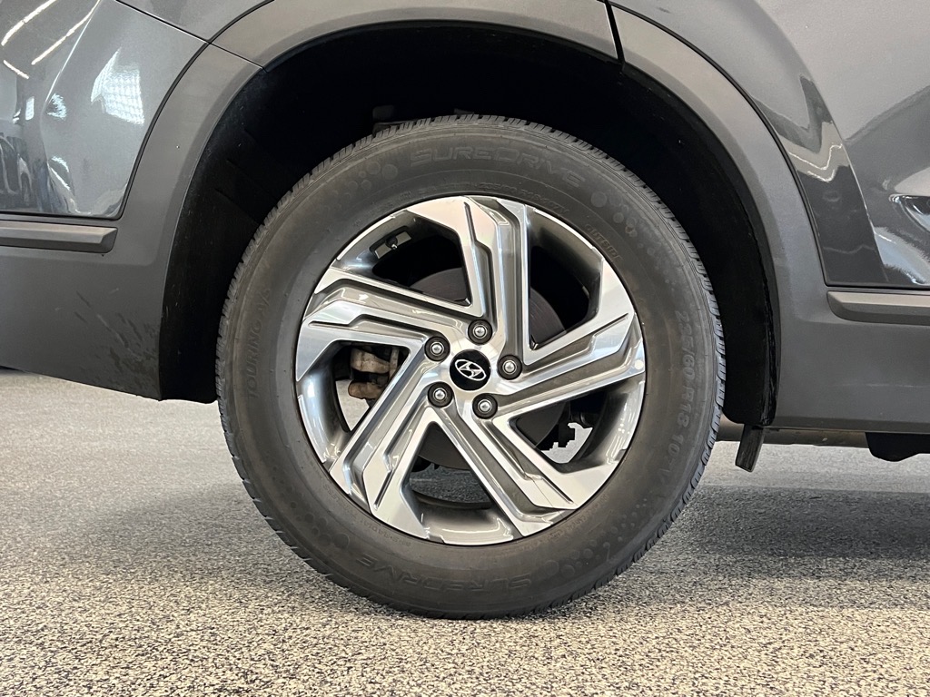 Vehicle image 22 of 27