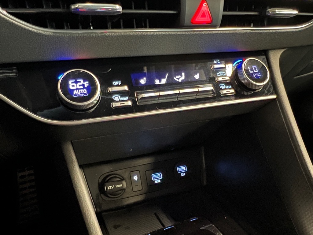 Vehicle image 14 of 24