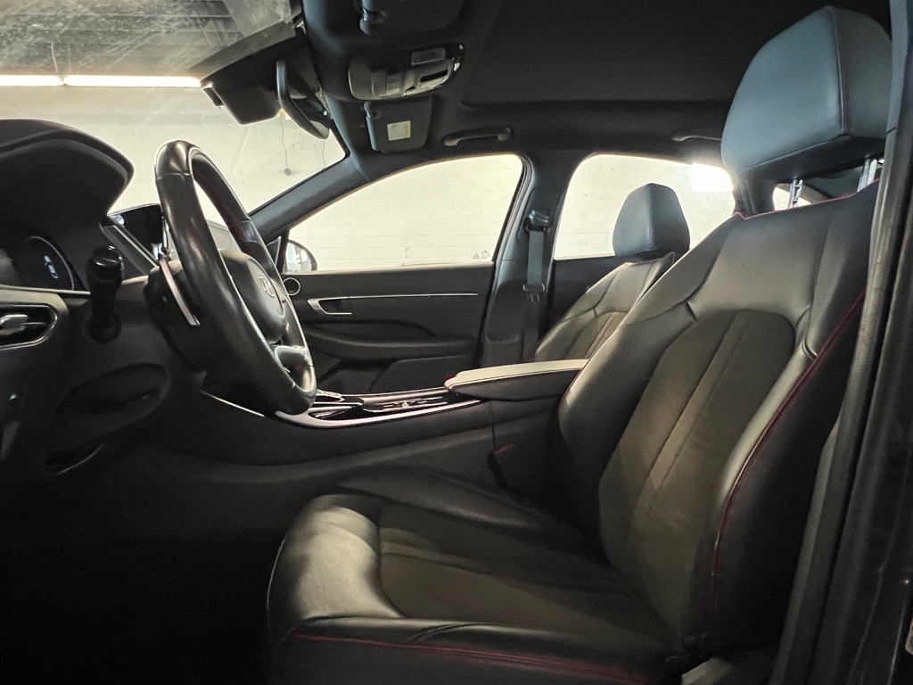 Vehicle image 6 of 24