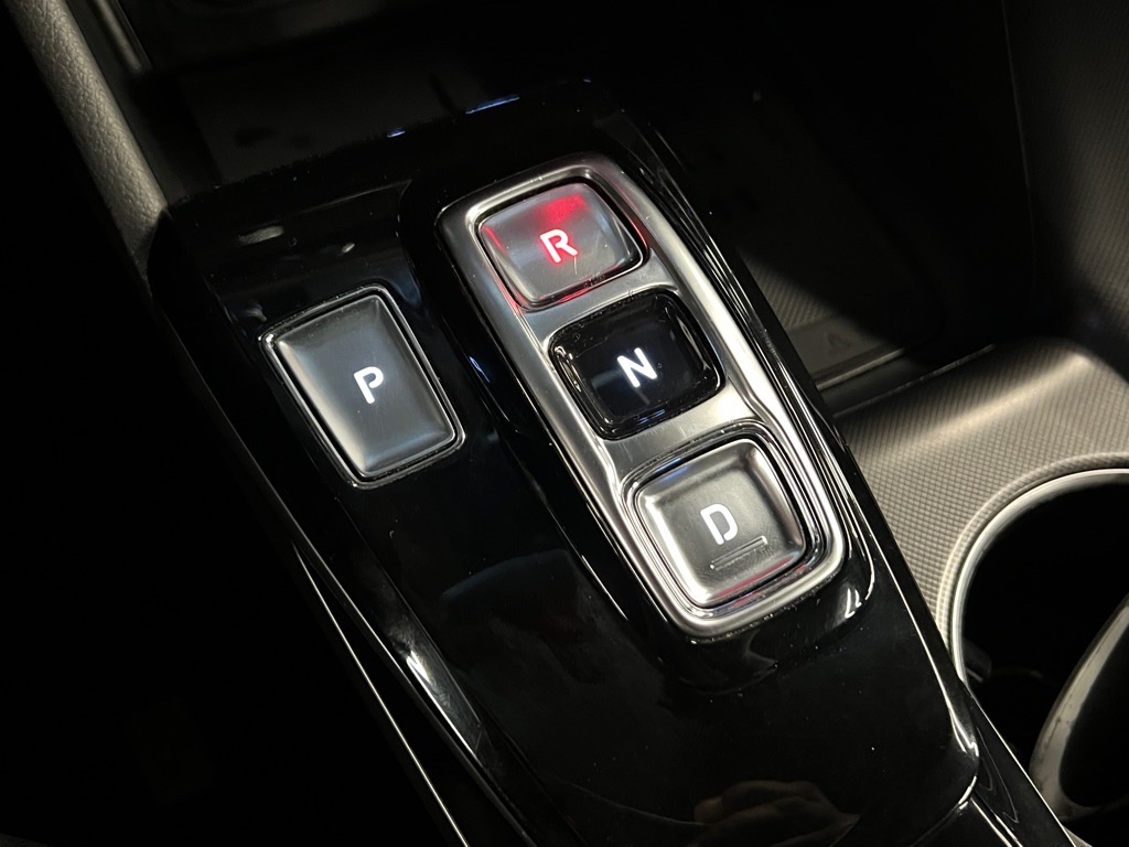 Vehicle image 15 of 24