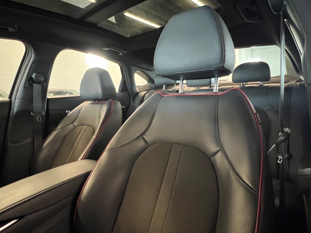 Vehicle image 16 of 24