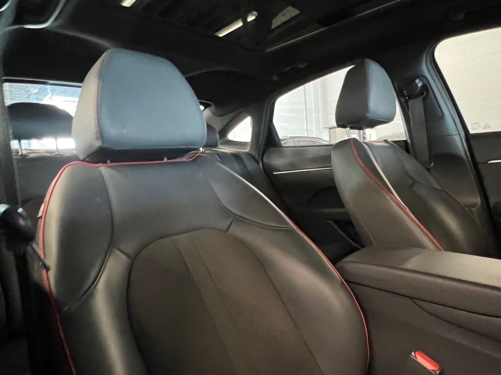 Vehicle image 22 of 24