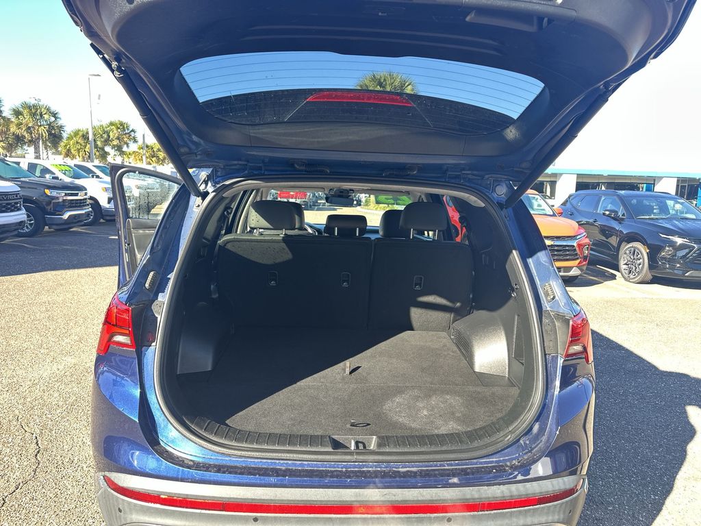 2023 Hyundai Santa Fe Limited Image 17 of 35