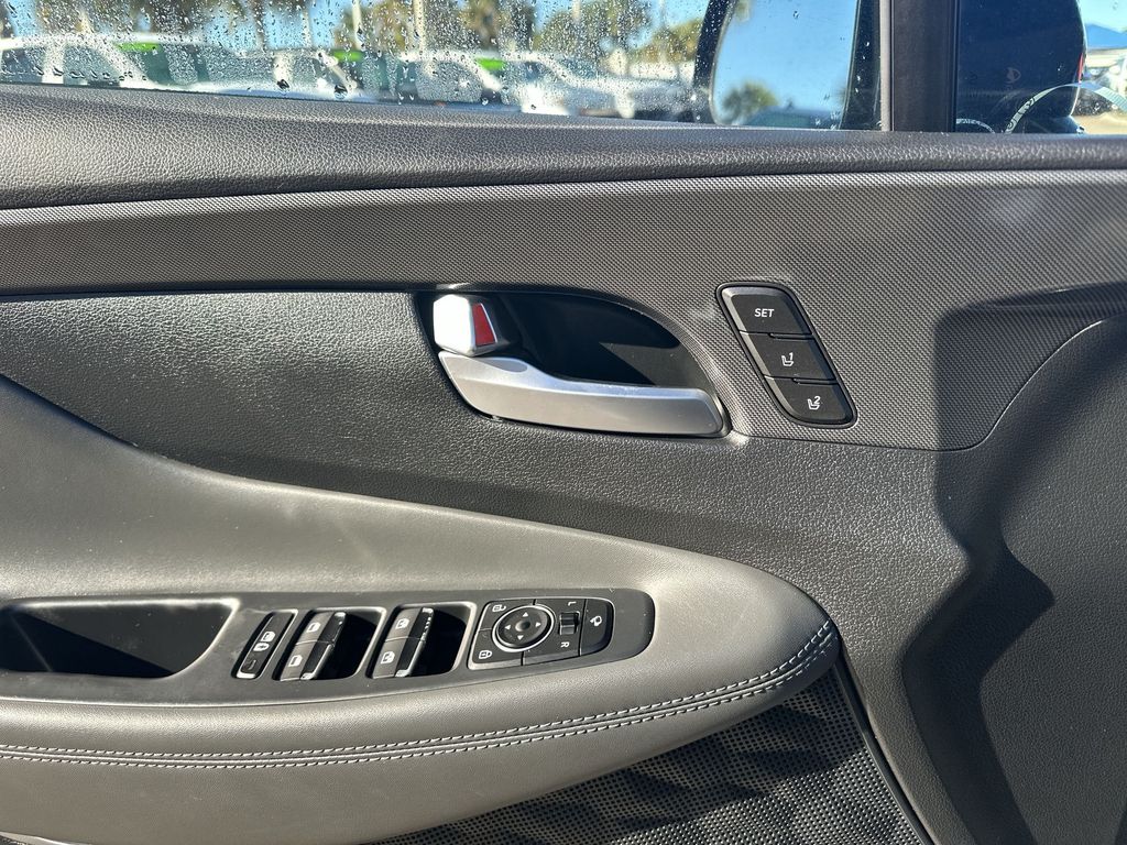 2023 Hyundai Santa Fe Limited Image 28 of 35