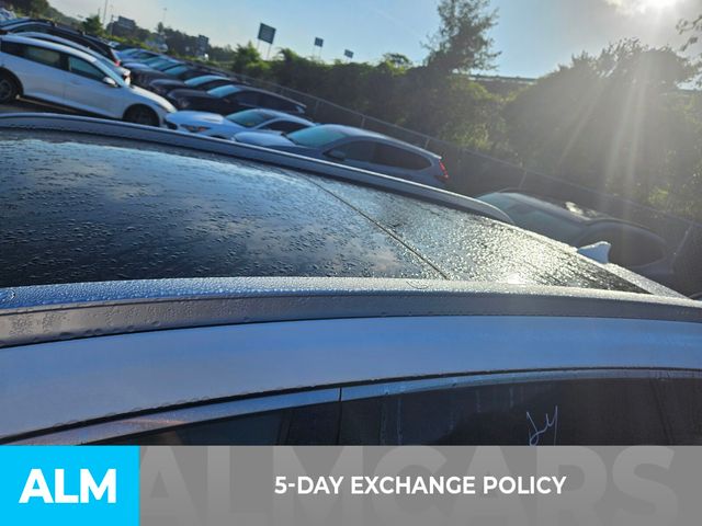 Vehicle image 20 of 25