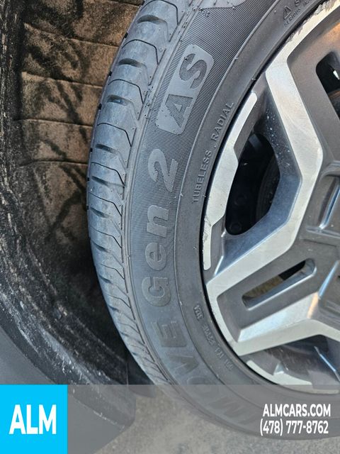Vehicle image 9 of 25
