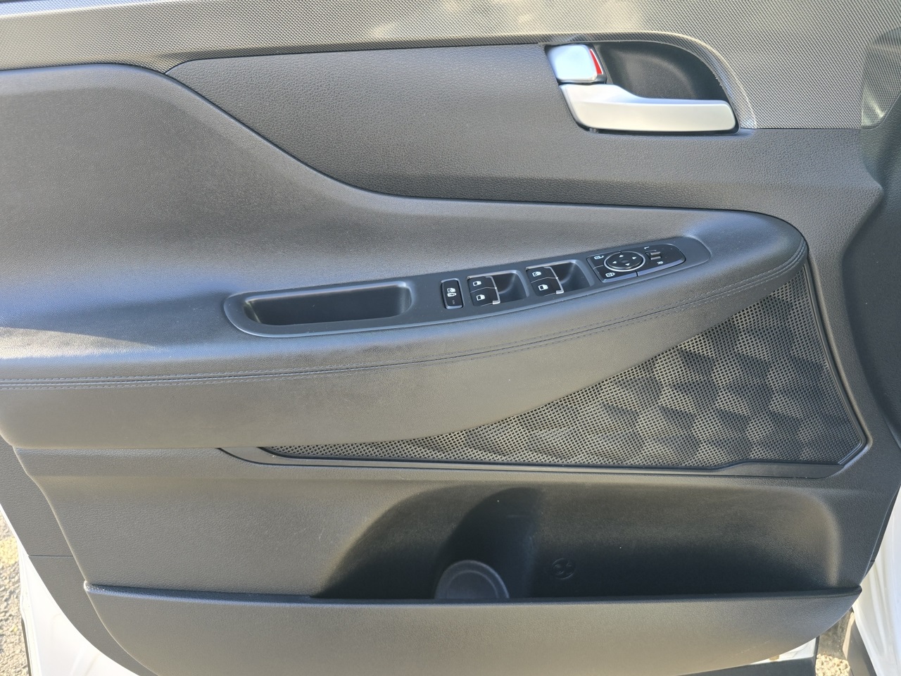 Vehicle image 8 of 20