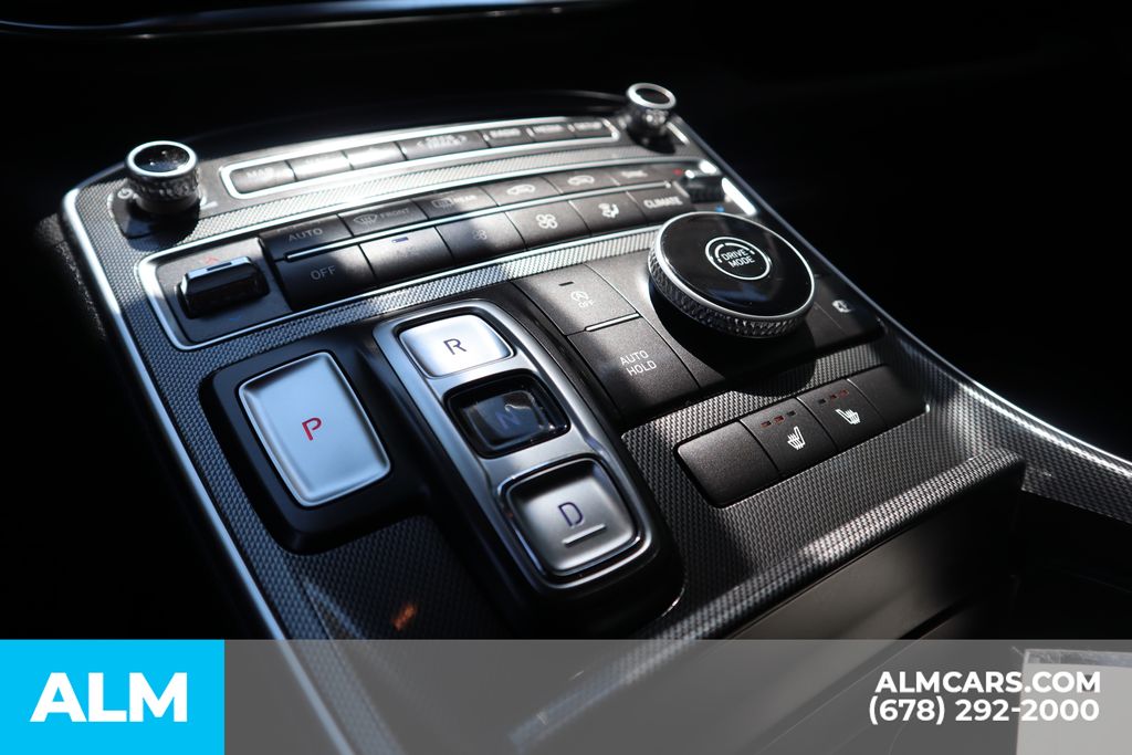Vehicle image 26 of 41