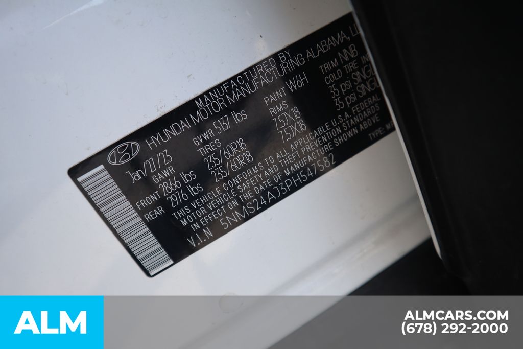 Vehicle image 27 of 41