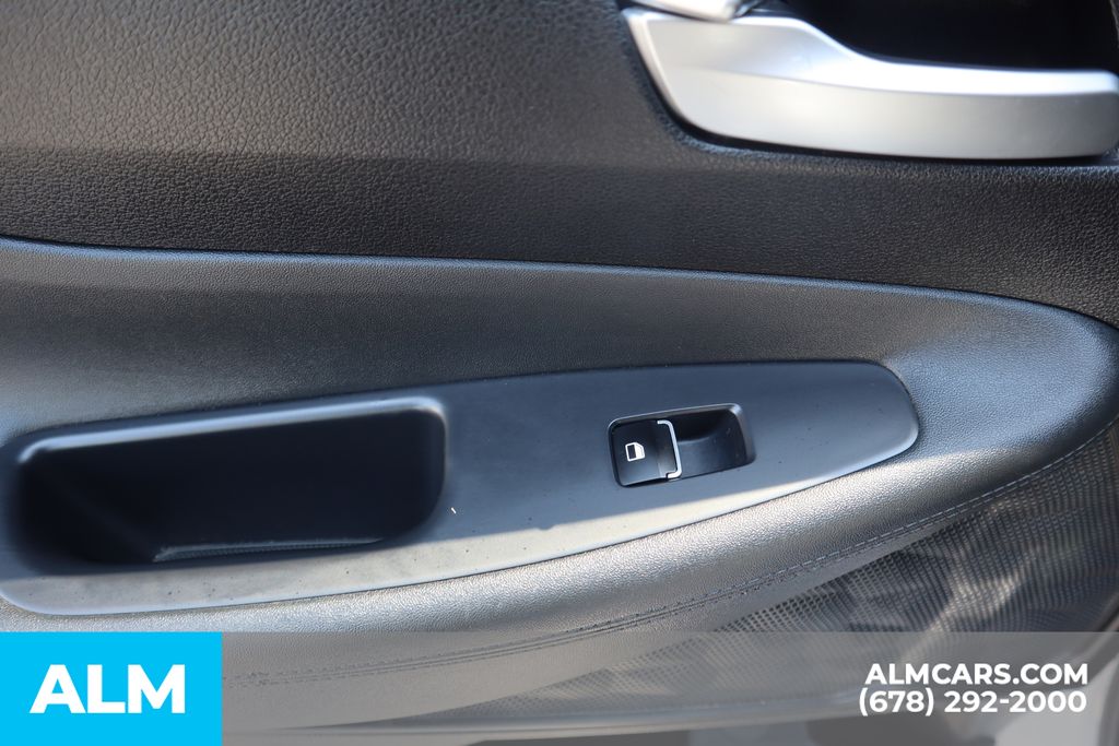 Vehicle image 36 of 41