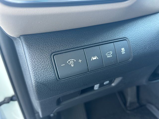Vehicle image 14 of 34