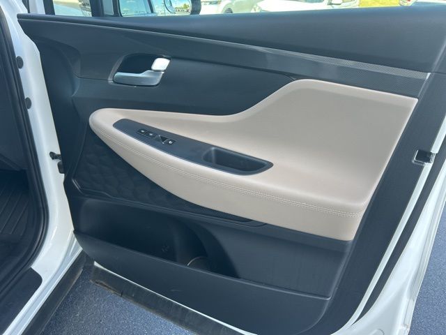 Vehicle image 32 of 34