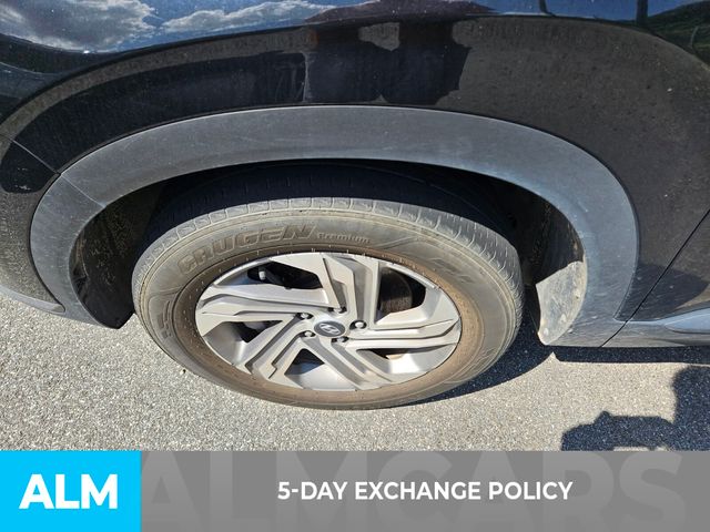 Vehicle image 10 of 25