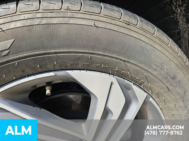 Vehicle image 14 of 25