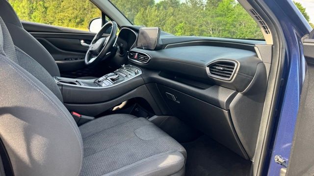 Vehicle image 21 of 32