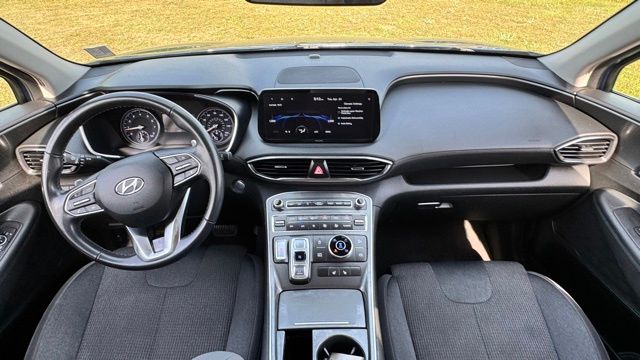 Vehicle image 23 of 32
