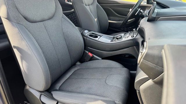 Vehicle image 17 of 32