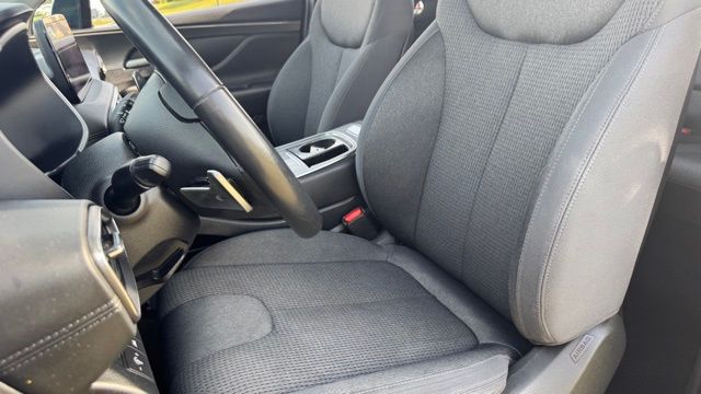 Vehicle image 20 of 32