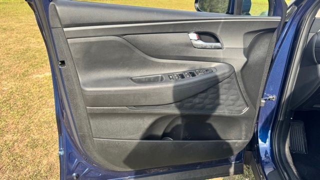 Vehicle image 27 of 32