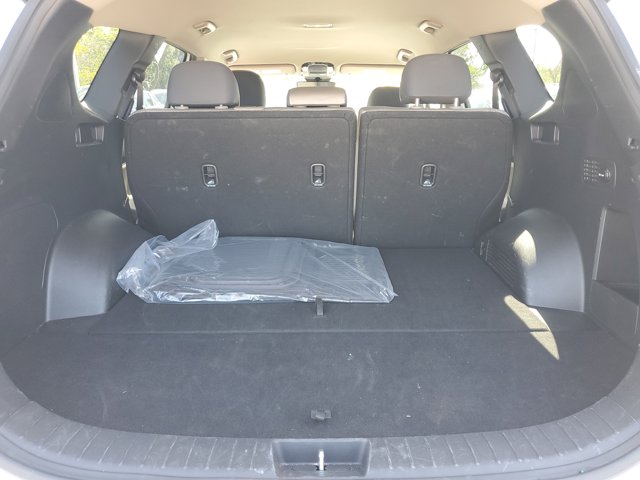 Vehicle image 14 of 32