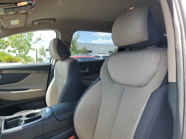 Vehicle image 24 of 32