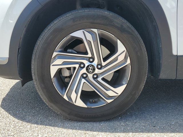 Vehicle image 10 of 32