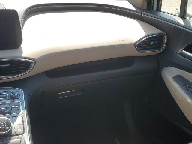 Vehicle image 23 of 32
