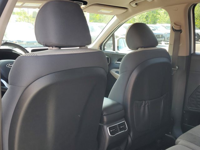 Vehicle image 17 of 32