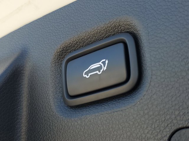 Vehicle image 15 of 32