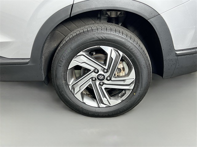 Vehicle image 33 of 36
