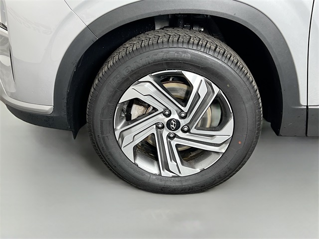 Vehicle image 26 of 36