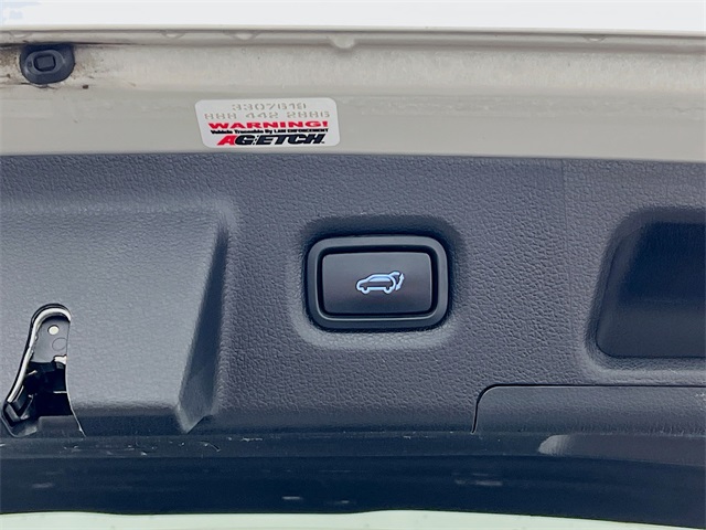 Vehicle image 25 of 36