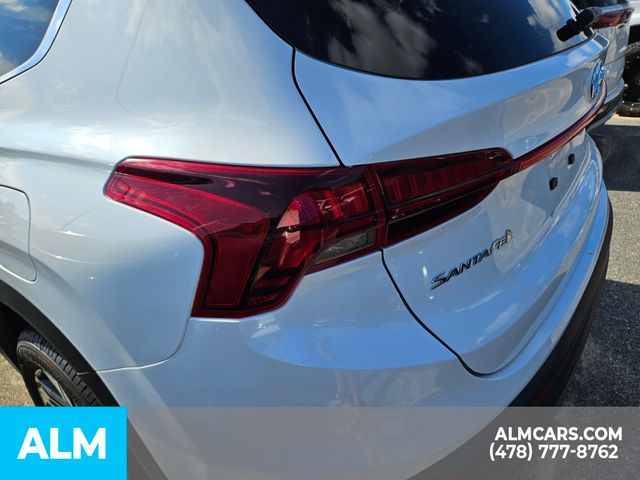 Vehicle image 21 of 25