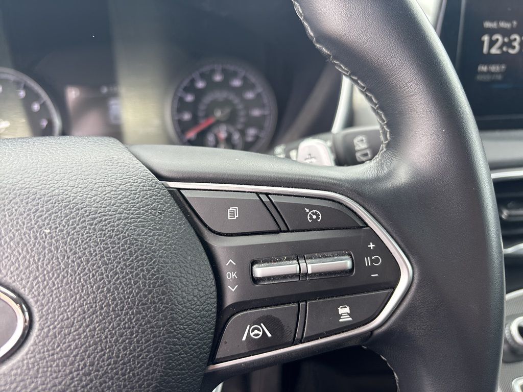 Vehicle image 13 of 19