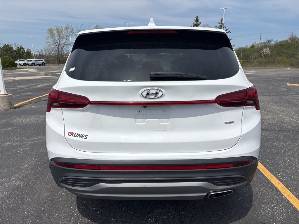 Vehicle image 4 of 19