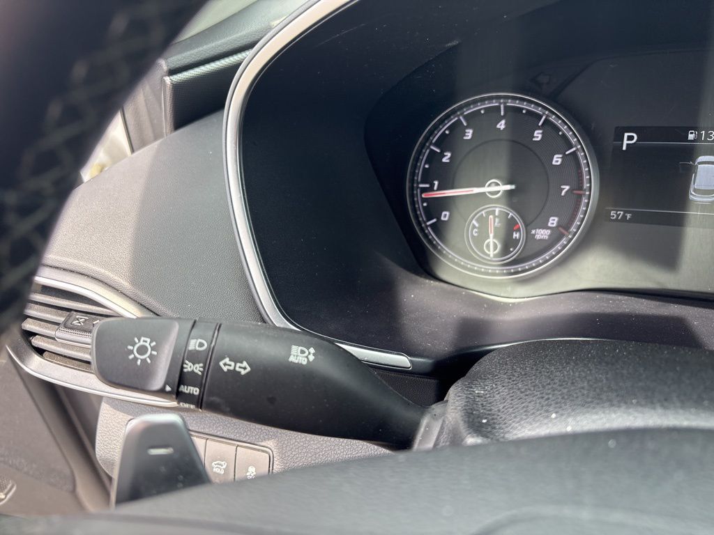 Vehicle image 11 of 19