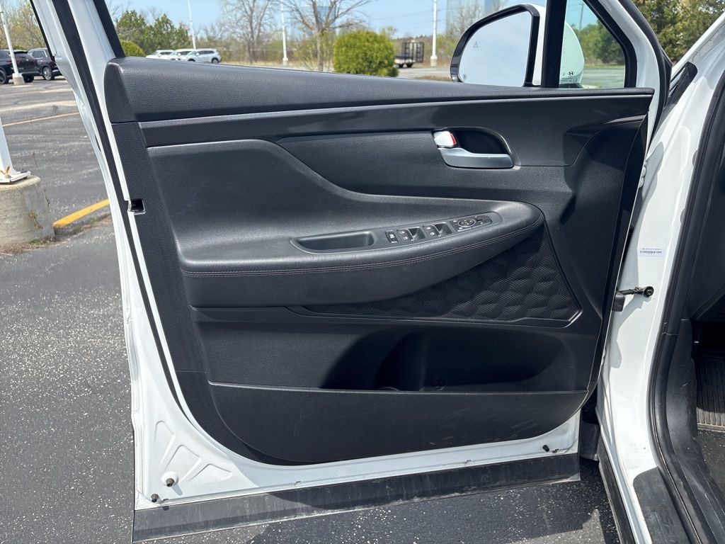 Vehicle image 8 of 19