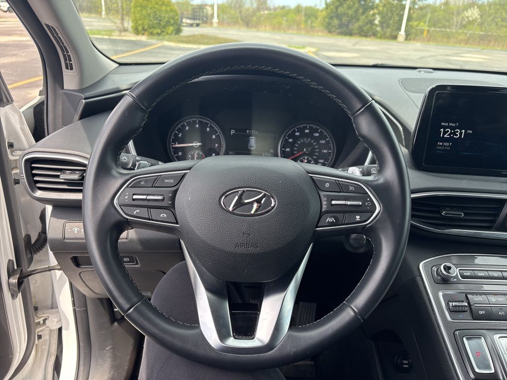 Vehicle image 16 of 19