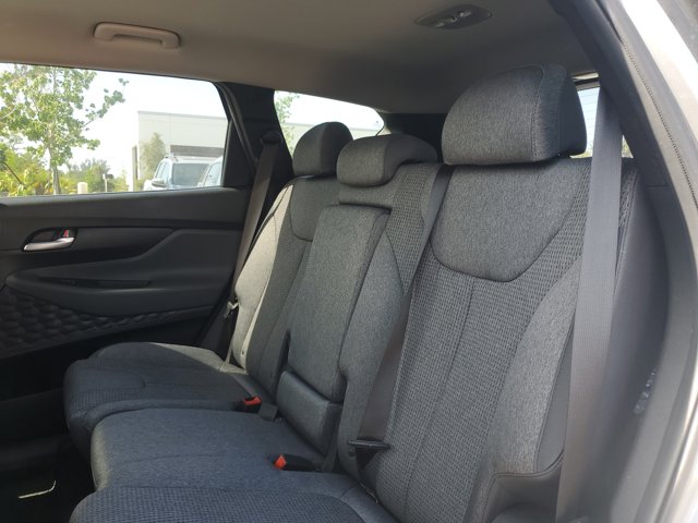 Vehicle image 17 of 33