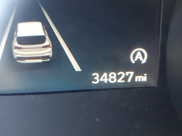 Vehicle image 31 of 33